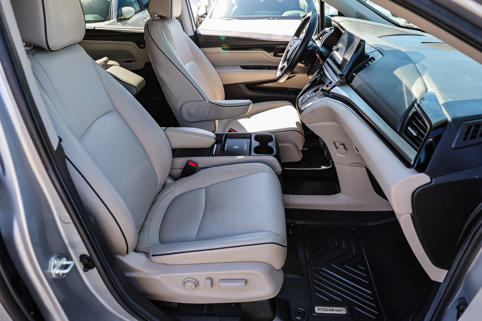 Certified 2025 Honda Odyssey Touring image 12
