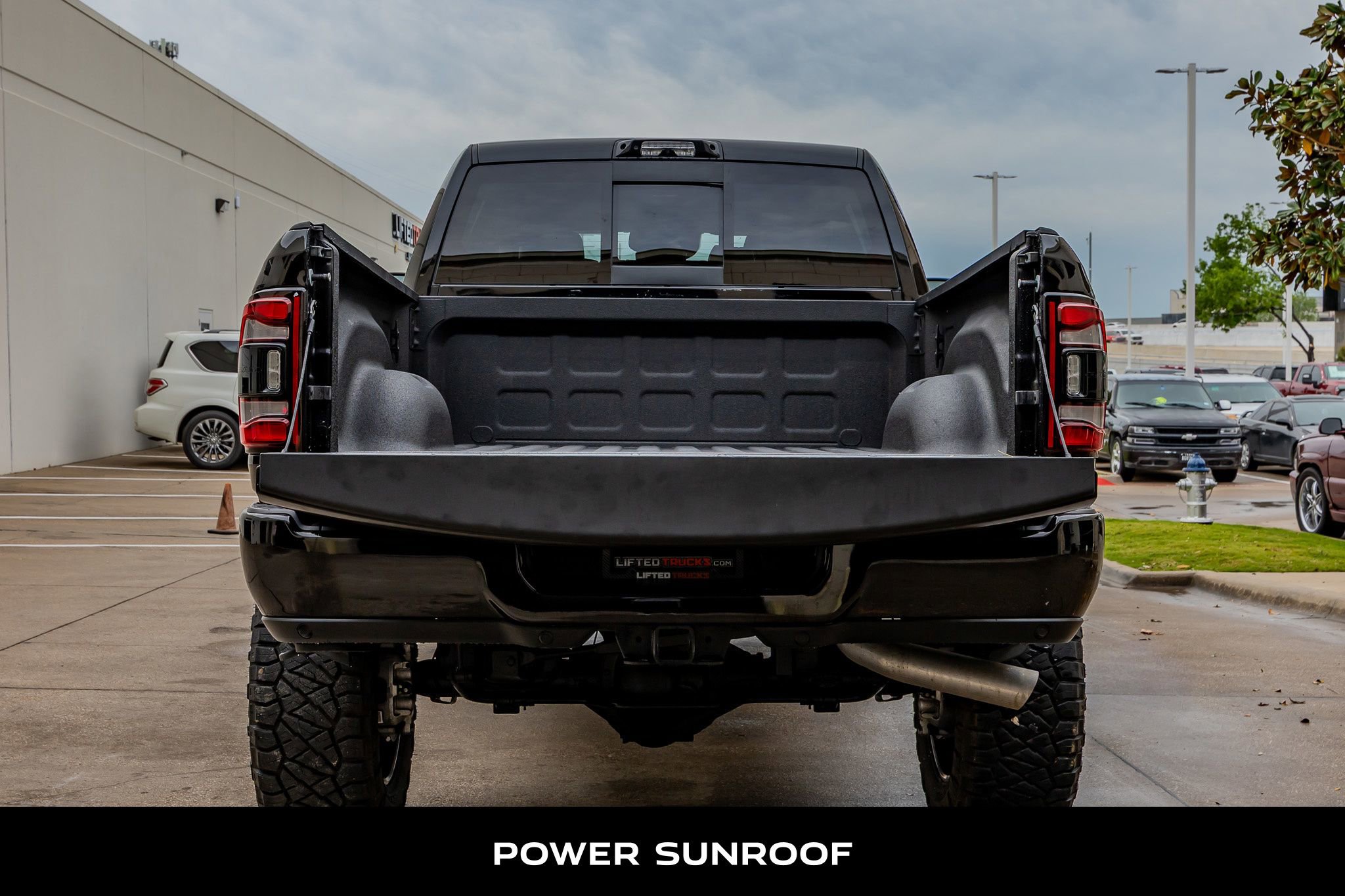 Used 2024 RAM 2500 Limited image 8