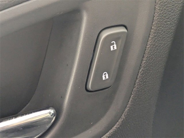 Used 2019 Chevrolet Colorado Z71 w/ Z71 Midnight Edition image 11