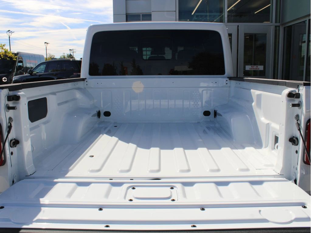 New 2025 Jeep Gladiator Sport image 27