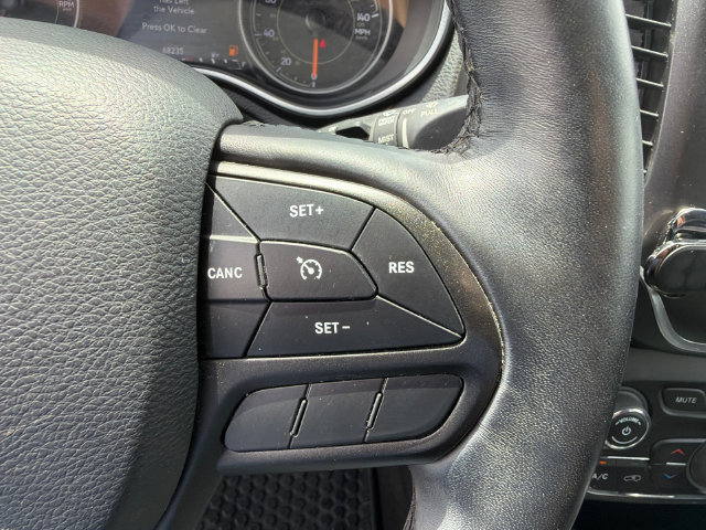 Used 2019 Jeep Cherokee Trailhawk w/ Cold Weather Group AWD/4WD image 25