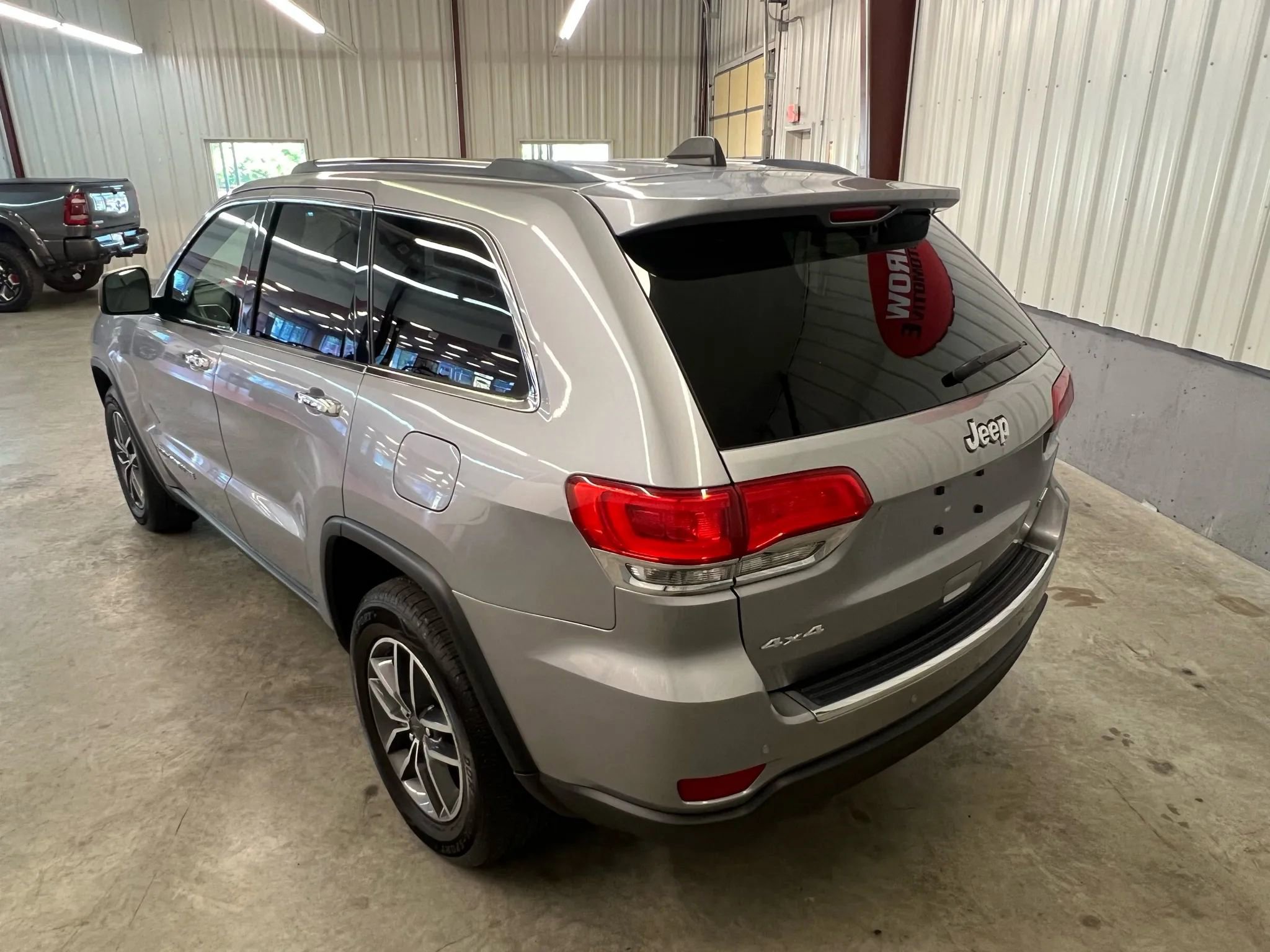 Used 2019 Jeep Grand Cherokee Limited image 8