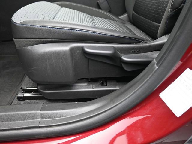 Used 2025 Chevrolet Trax LT w/ LT Convenience Package image 11