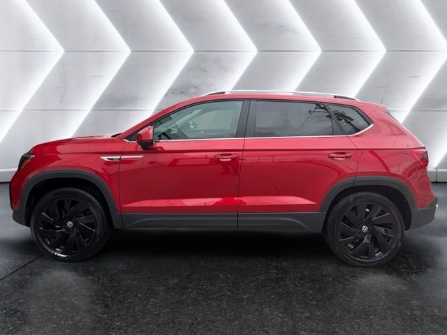 Certified 2024 Volkswagen Taos SE image 8