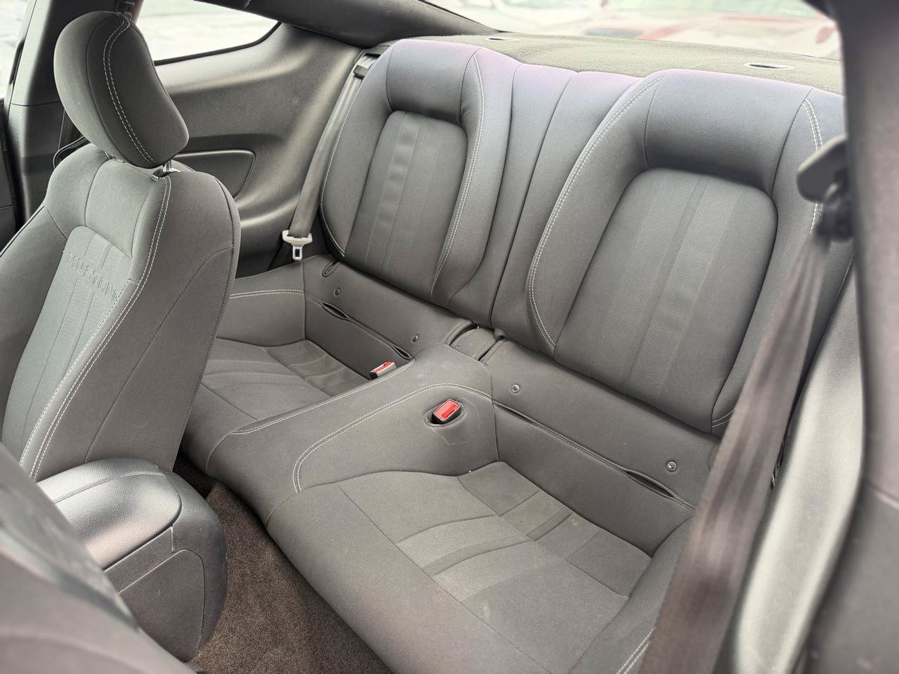 Used 2018 Ford Mustang Coupe RWD image 19