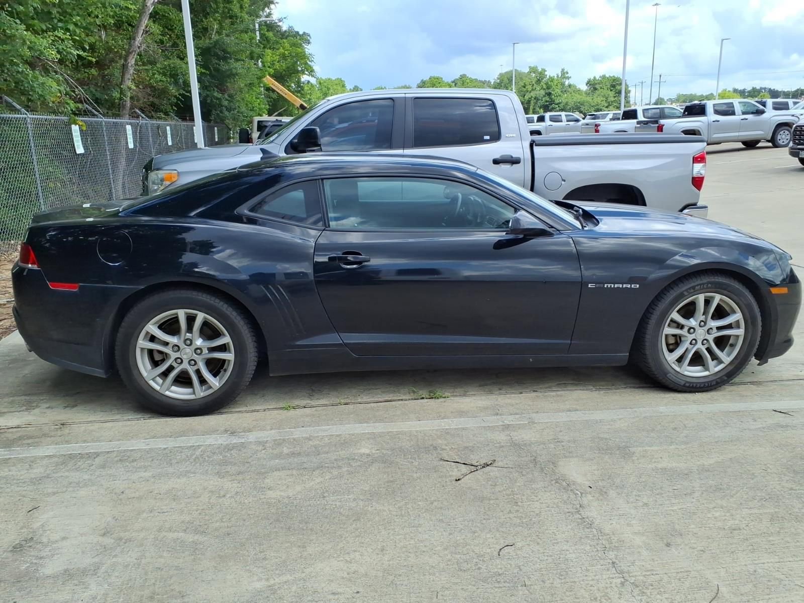 Used 2015 Chevrolet Camaro LT w/ Rear Vision Package RWD image 9