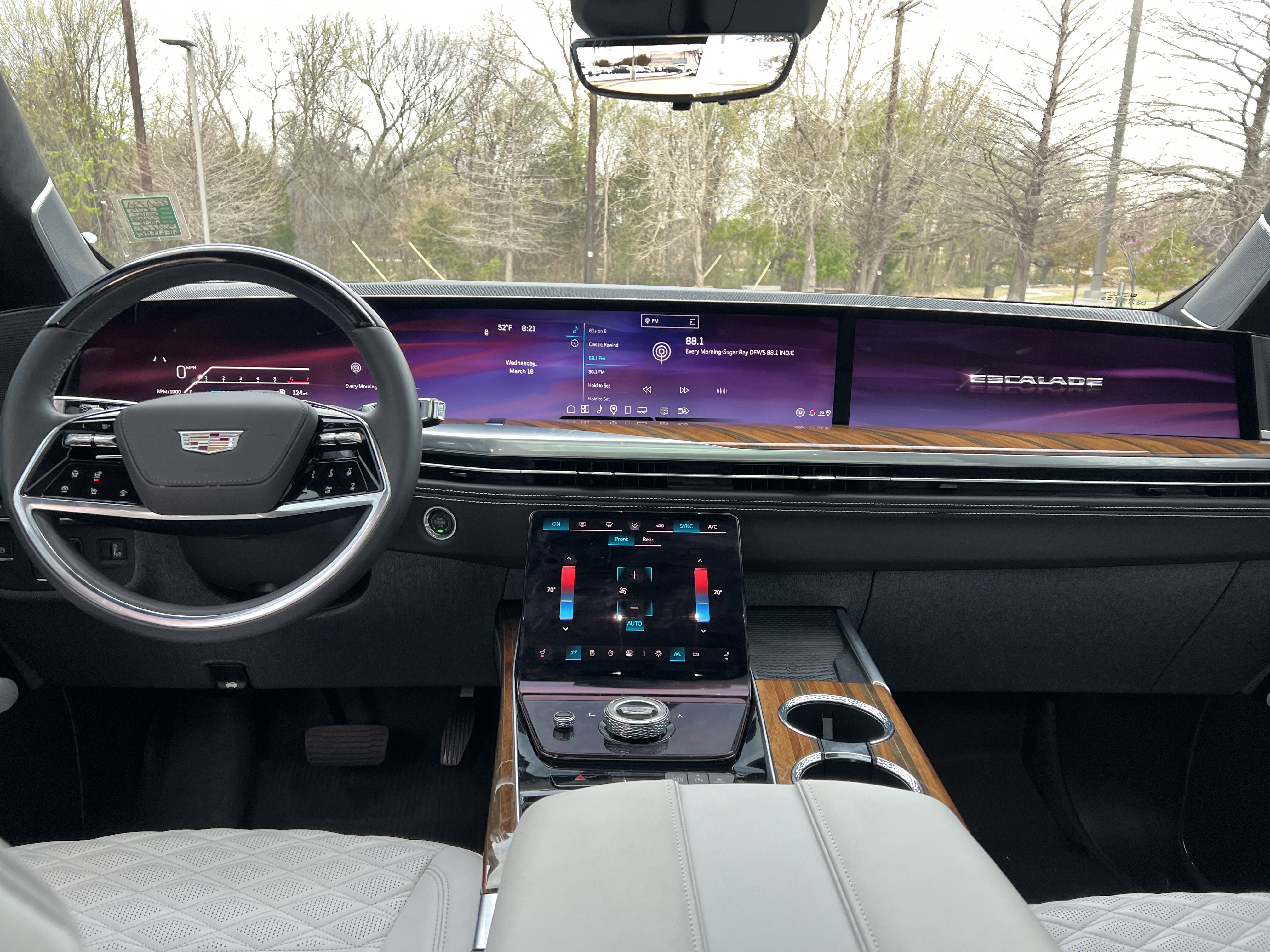 Used 2025 Cadillac Escalade Sport Platinum w/ LPO, ONYX Package AWD/4WD image 28
