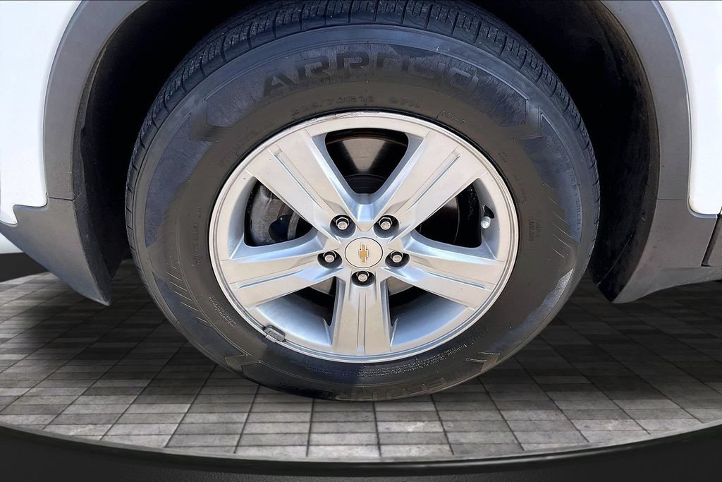 Used 2022 Chevrolet Trax LS w/ Tint and Cruise Package FWD image 9