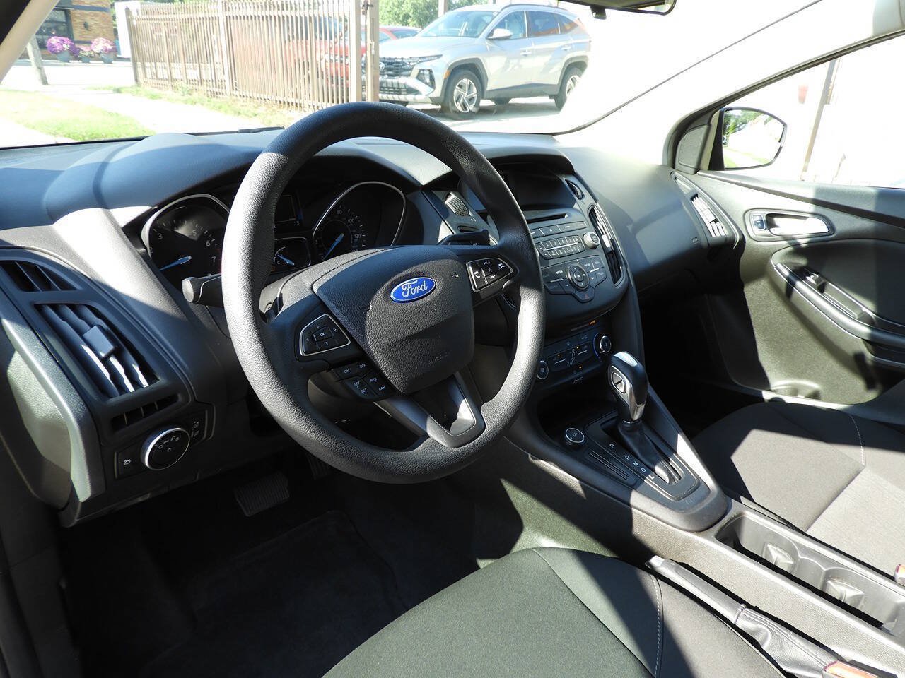 Used 2016 Ford Focus SE FWD image 14