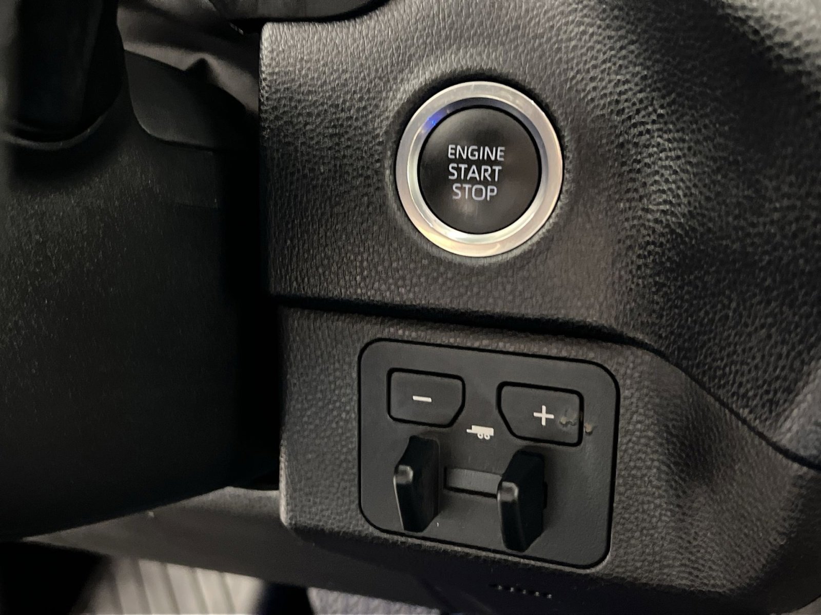 Used 2024 Toyota Tundra SR5 AWD/4WD image 35