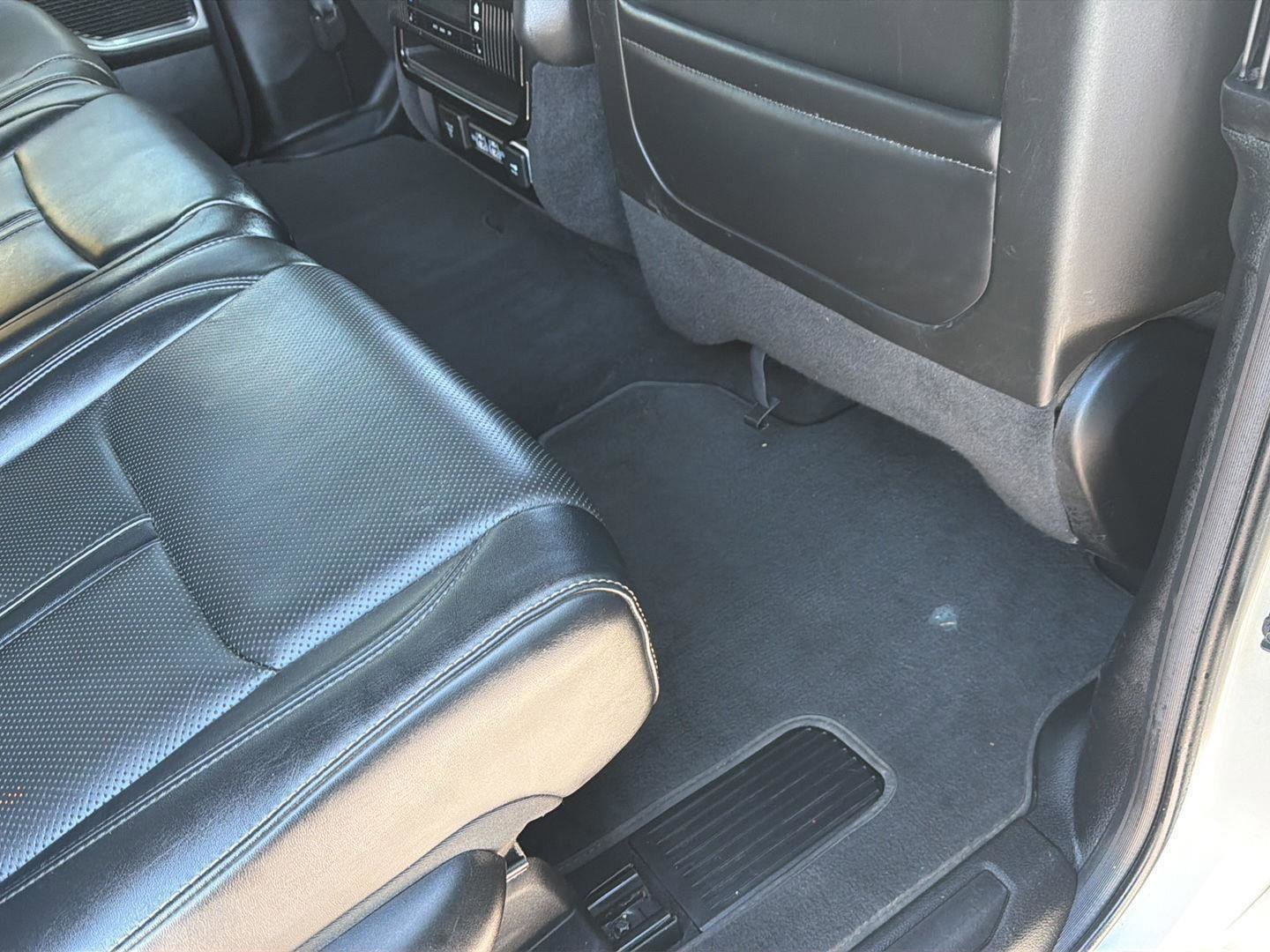 Used 2022 Jeep Wagoneer Series III AWD/4WD image 35