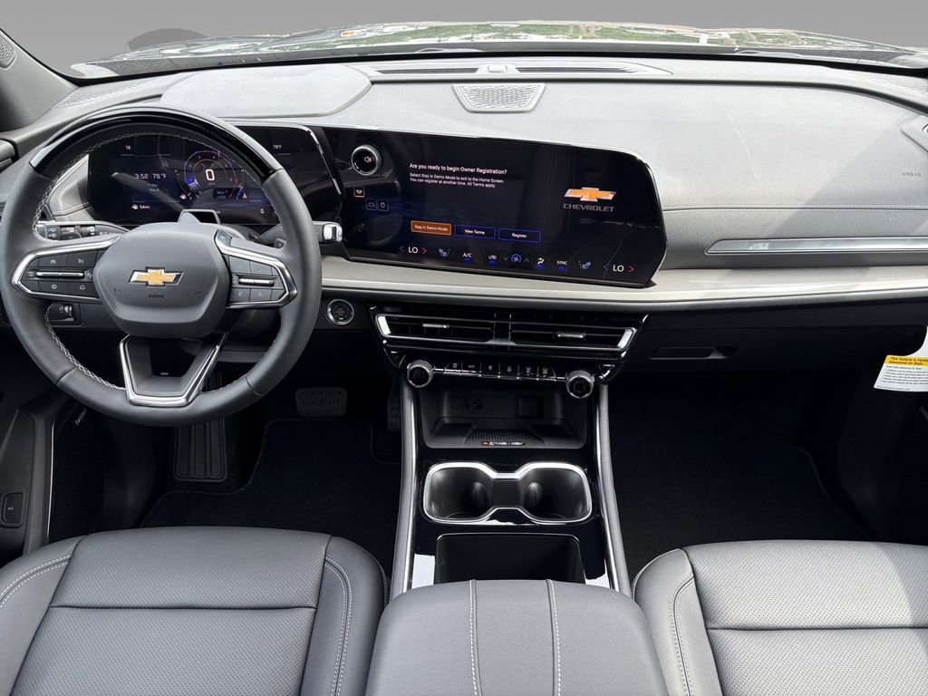 New 2026 Chevrolet Traverse LT w/ Enhanced Driving Package FWD image 3