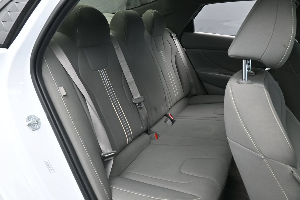 Used 2024 Hyundai Elantra SEL FWD image 43