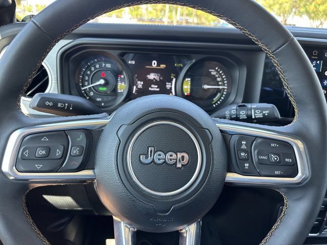 Used 2024 Jeep Wrangler Unlimited Sahara AWD/4WD image 25