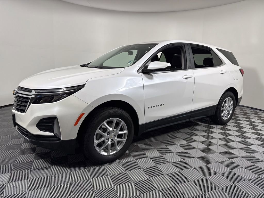 Used 2024 Chevrolet Equinox LT image 2