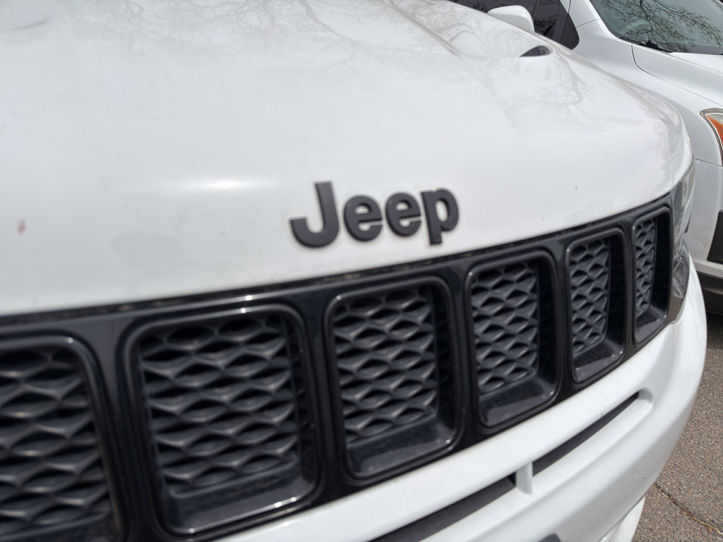 Used 2018 Jeep Grand Cherokee SRT image 3