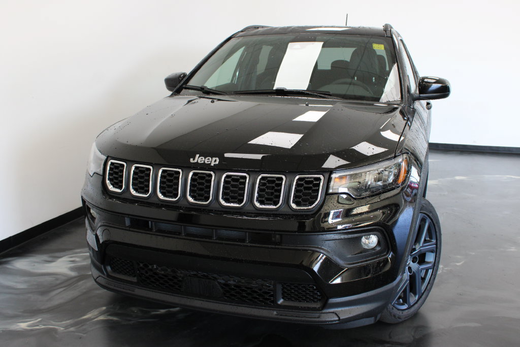 New 2026 Jeep Compass Latitude AWD/4WD image 4