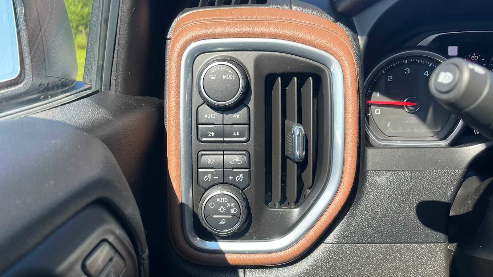 Used 2022 Chevrolet Silverado 1500 High Country image 14