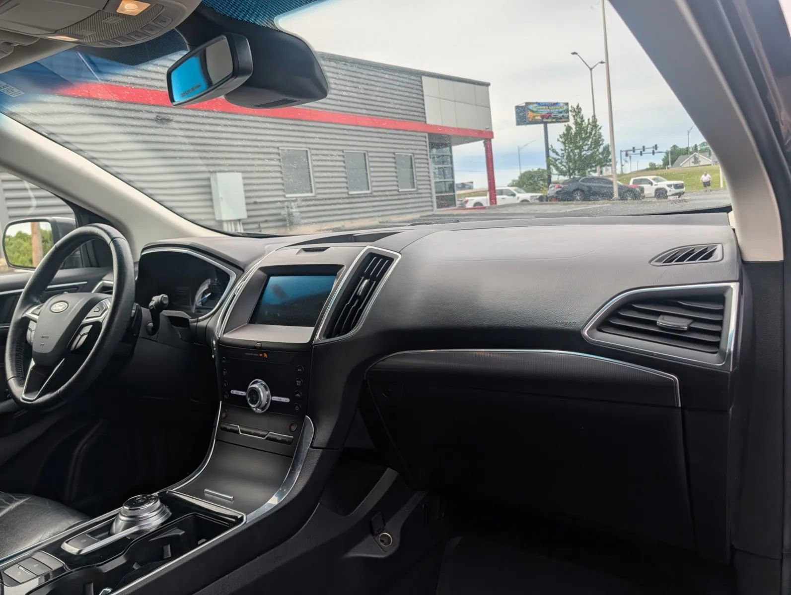 Used 2020 Ford Edge Titanium AWD/4WD image 12