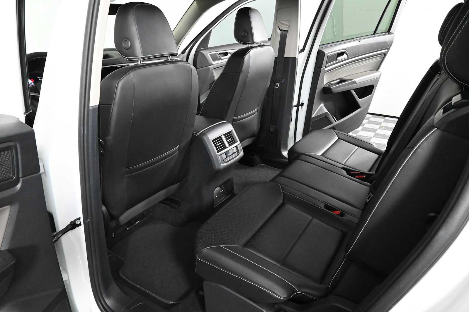 Used 2023 Volkswagen Atlas SE FWD image 14