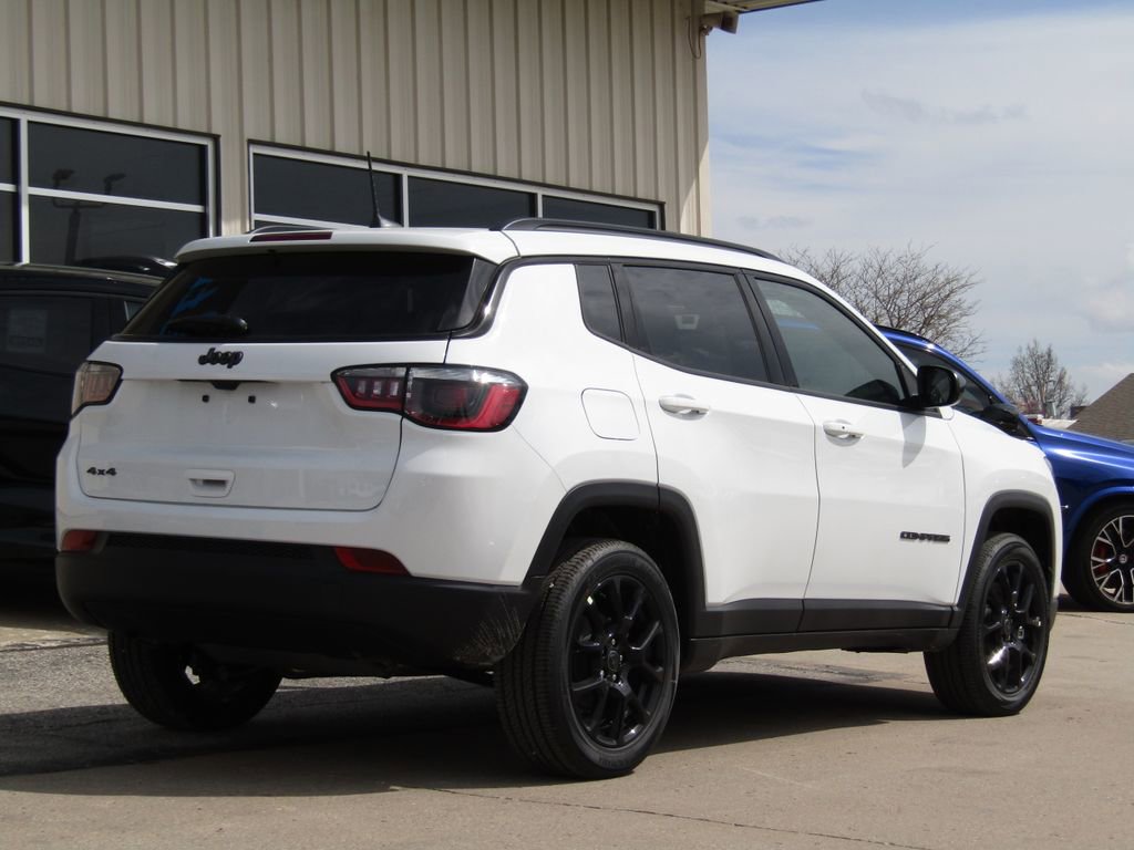 New 2026 Jeep Compass Latitude AWD/4WD image 3