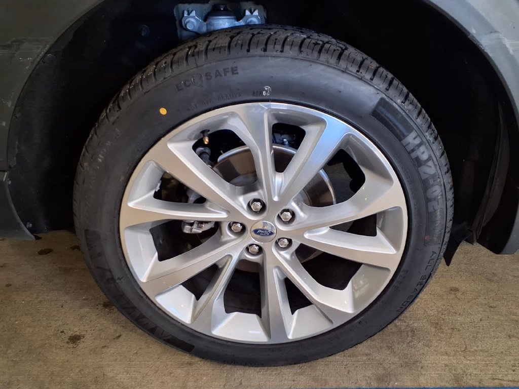 Certified 2022 Ford Explorer Platinum w/ Equipment Group 601A AWD/4WD image 26
