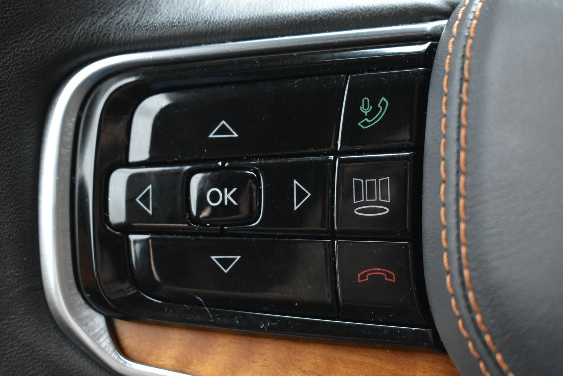 Used 2022 Jeep Grand Wagoneer Series III AWD/4WD image 22