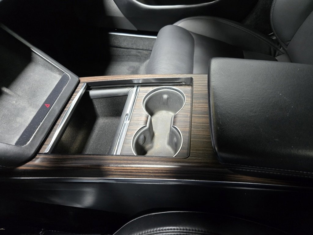 Used 2022 Tesla Model S image 25