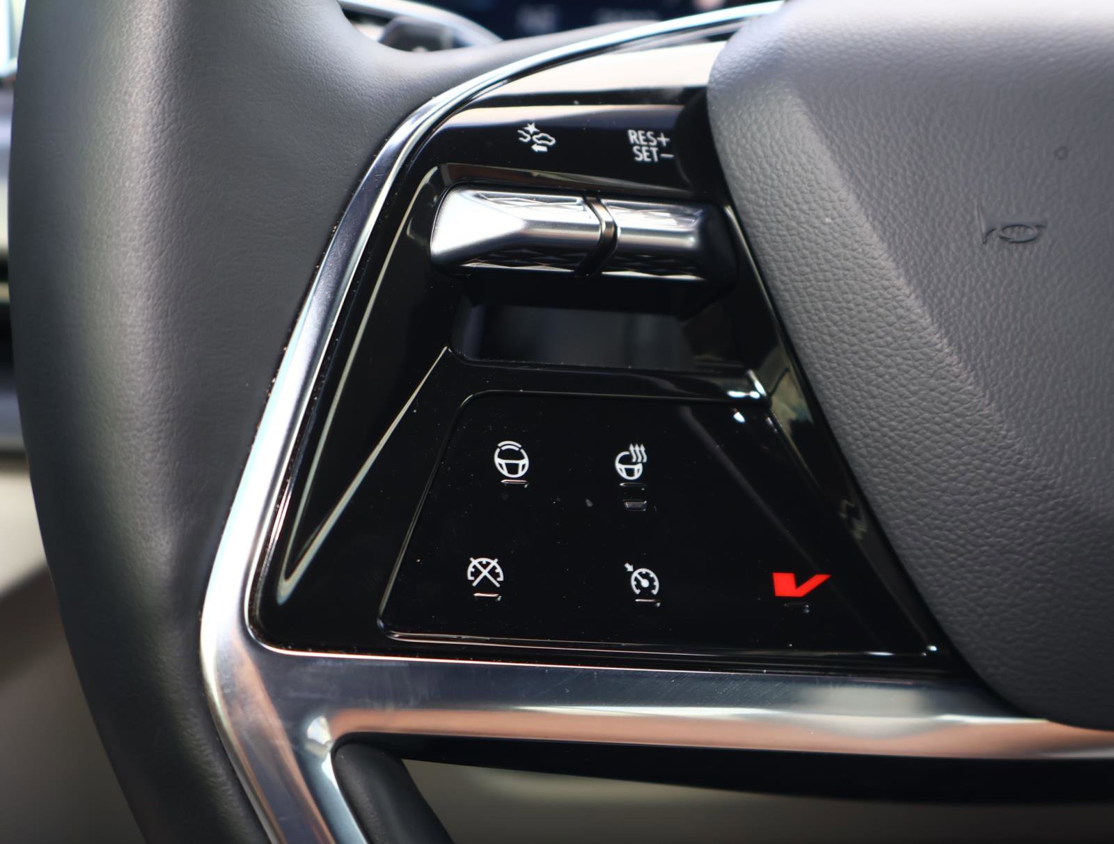 Used 2026 Cadillac Vistiq Luxury image 25