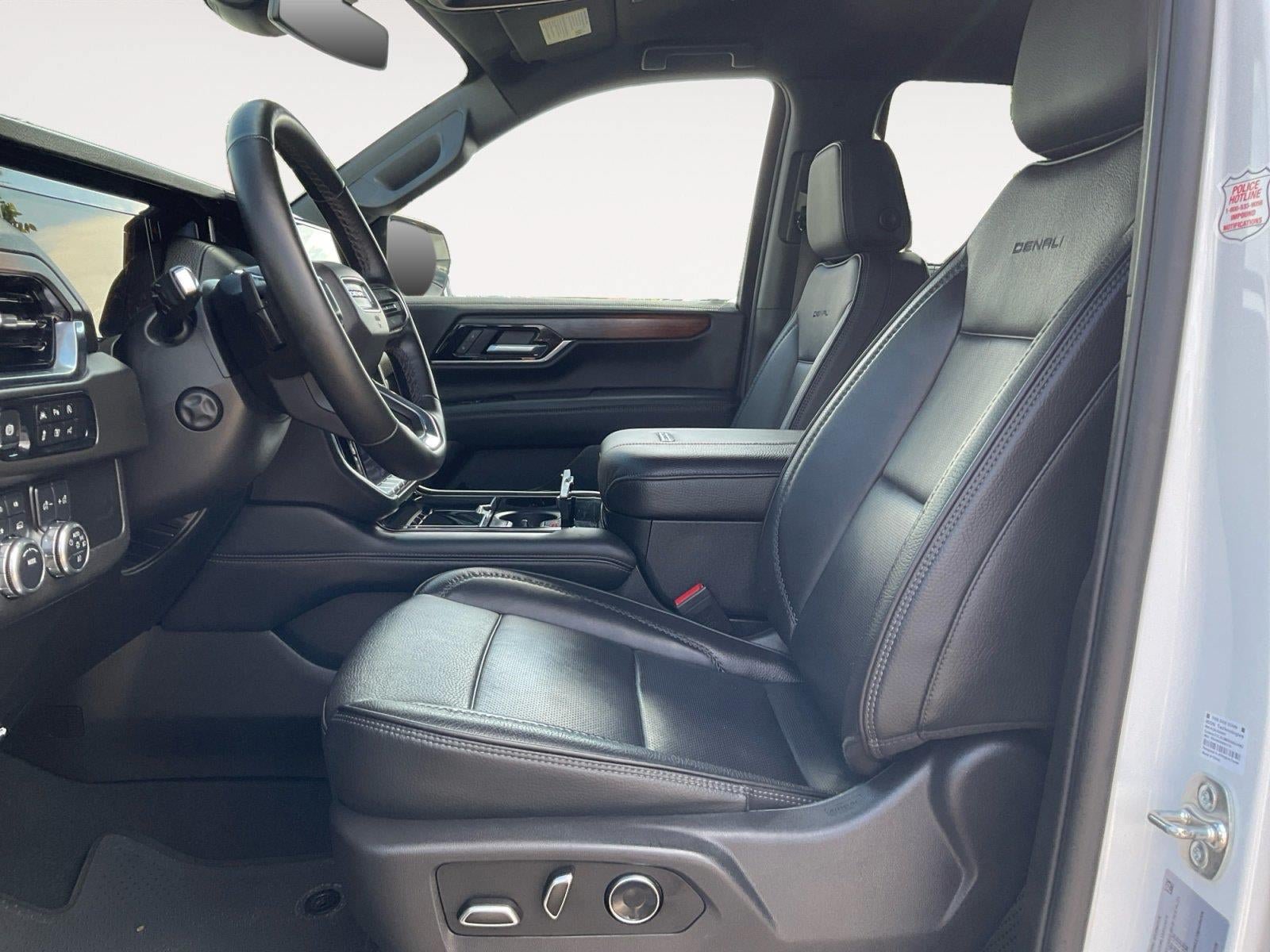 Certified 2025 GMC Yukon Denali AWD/4WD image 9