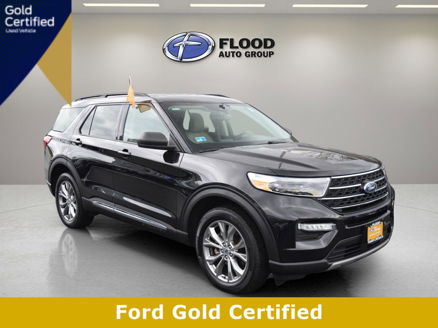 Certified 2023 Ford Explorer XLT w/ Equipment Group 202A AWD/4WD image 1