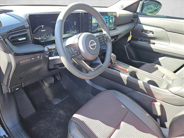 New 2026 Nissan Kicks SR image 2