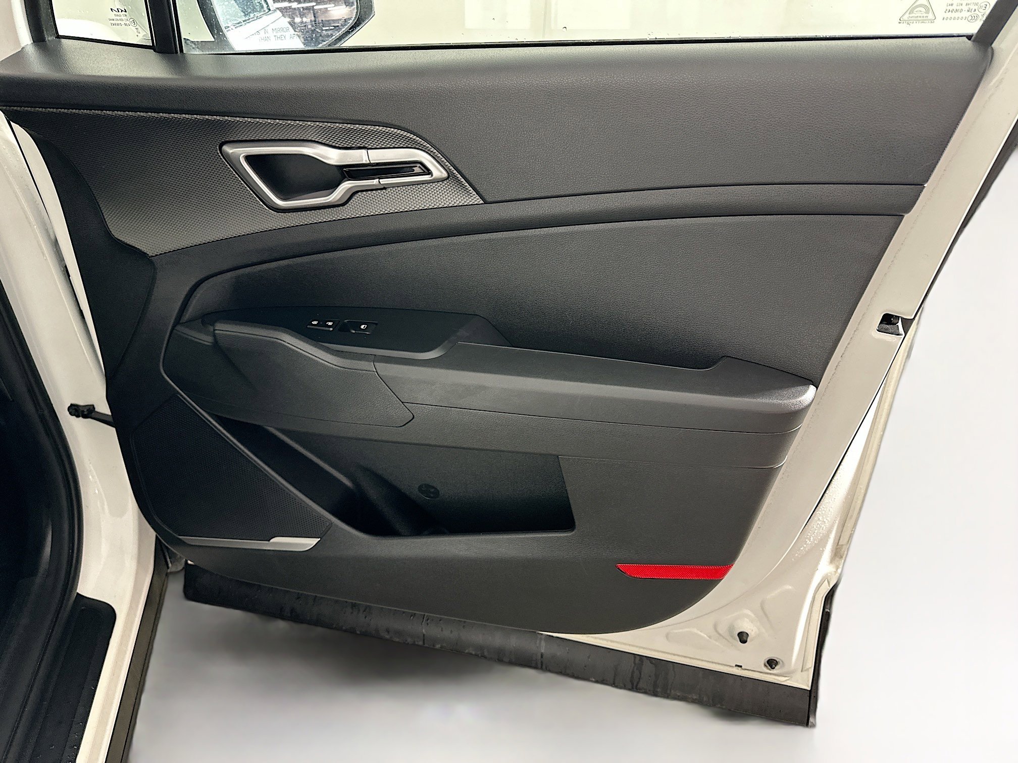 Used 2024 Kia Sportage LX image 30