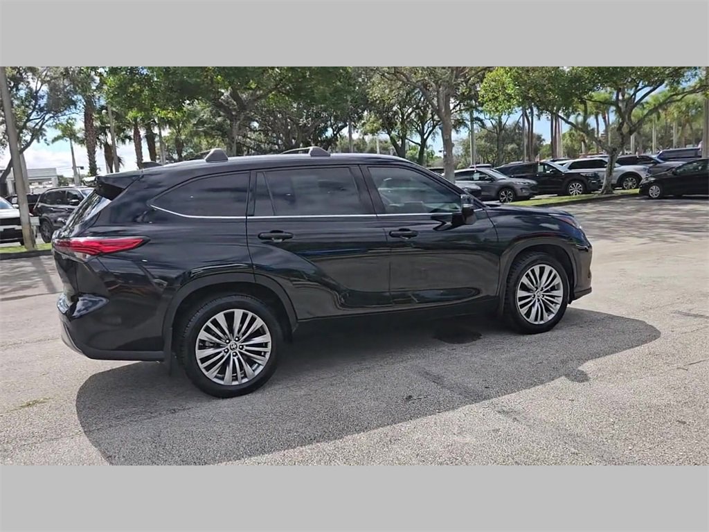 Used 2022 Toyota Highlander Platinum image 39