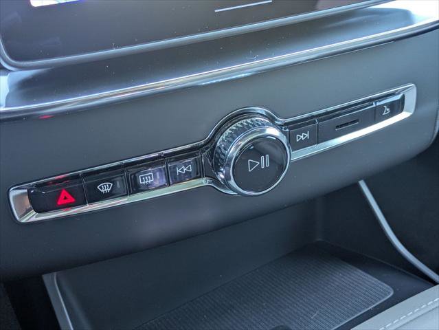 New 2026 Volvo XC90 B6 Plus w/ Protection Package Premier image 10