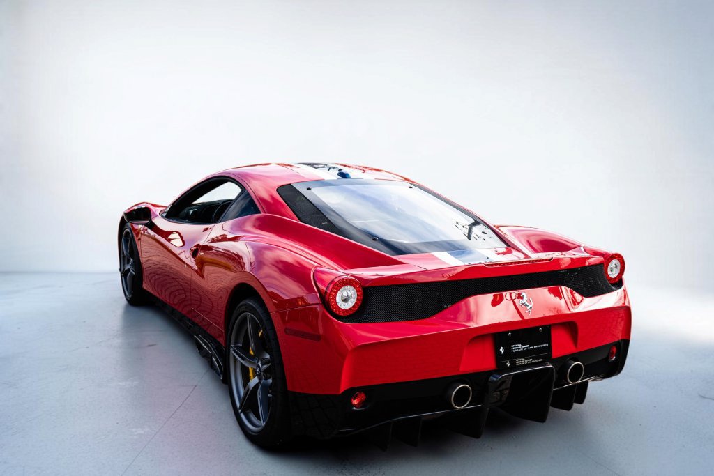 Used 2015 Ferrari 458 Speciale Coupe RWD image 25