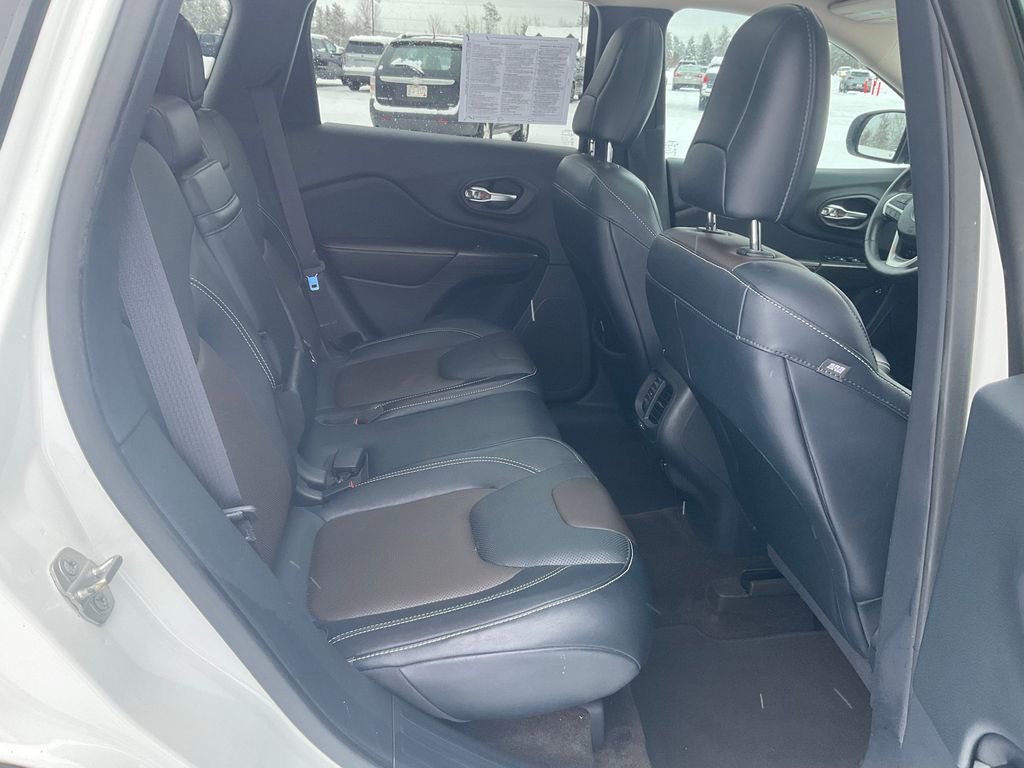 Used 2015 Jeep Cherokee Limited w/ Luxury Group AWD/4WD image 21