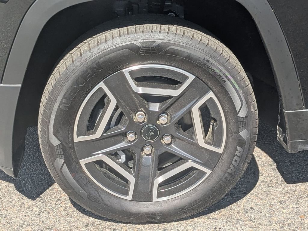 New 2026 Jeep Cherokee Laredo AWD/4WD image 9