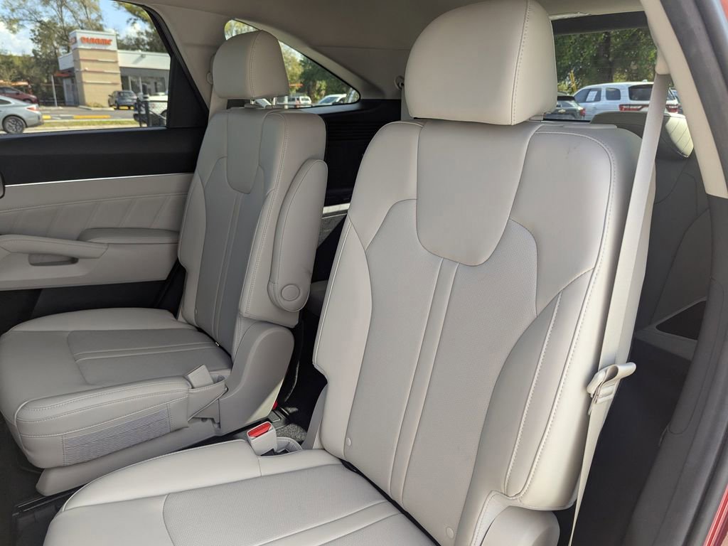 Used 2023 Kia Sorento SX image 16