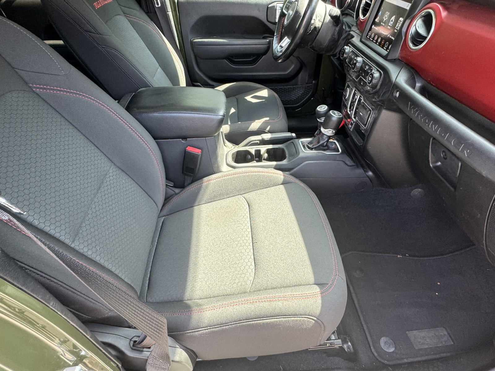 Used 2022 Jeep Wrangler Unlimited Rubicon AWD/4WD image 14