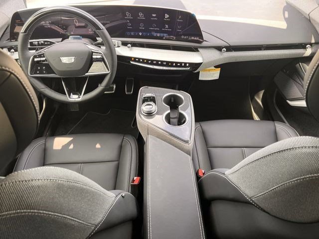 New 2026 Cadillac Optiq Luxury 1 RWD image 9