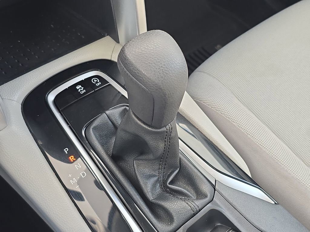 Used 2022 Toyota Corolla Cross L image 24