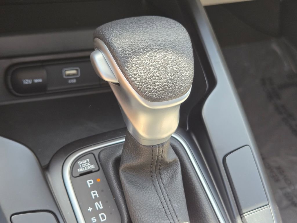 Used 2025 Kia Soul LX image 32