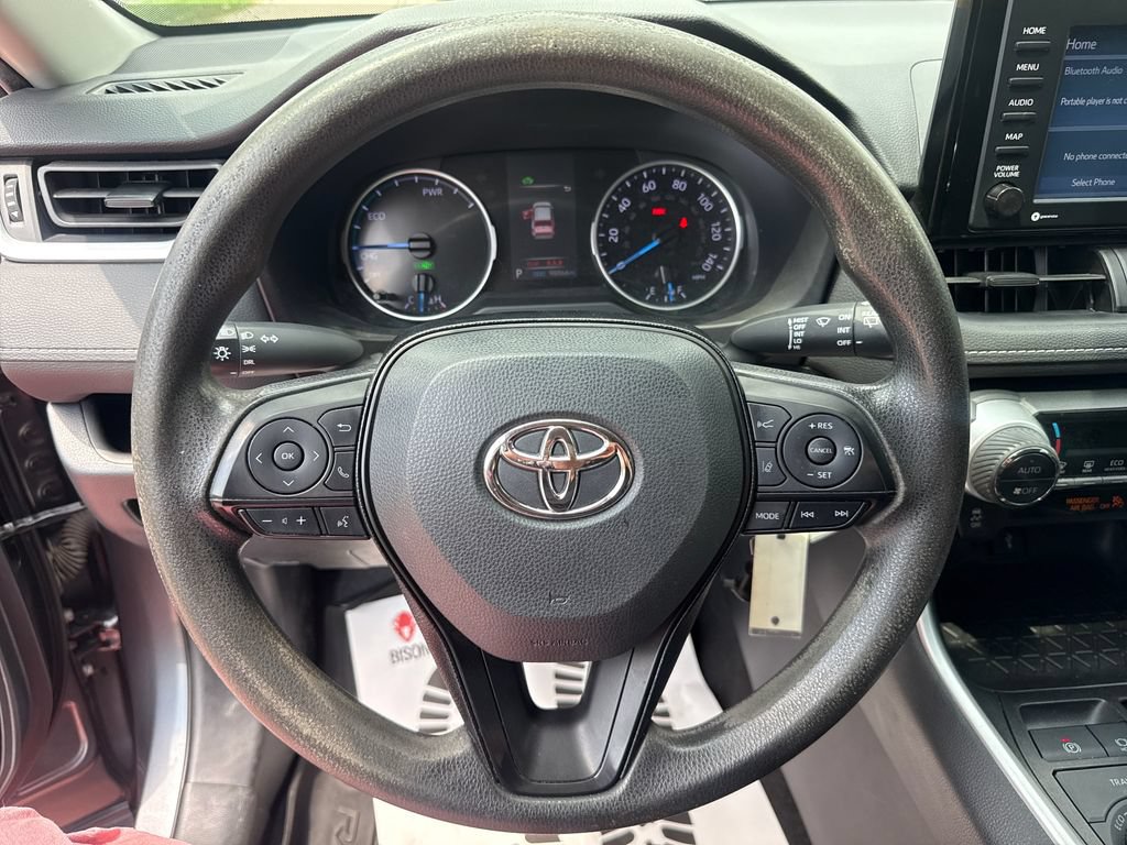 Used 2021 Toyota RAV4 LE AWD/4WD image 15