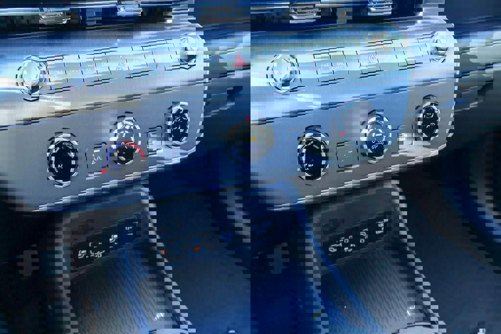 New 2026 Hyundai Kona SE image 18