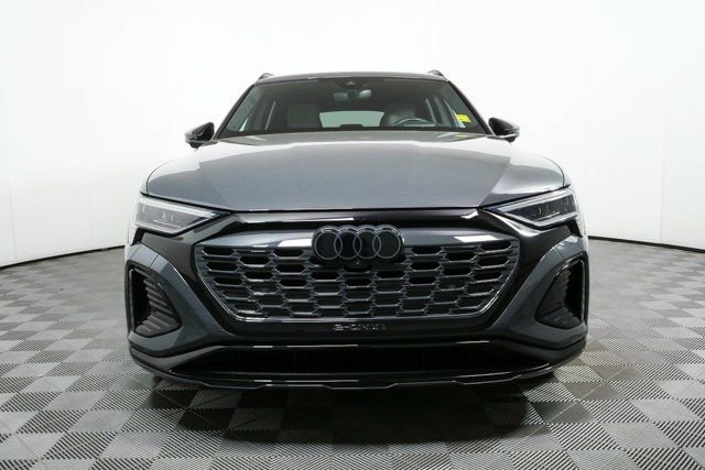 Certified 2024 Audi Q8 e-tron Prestige image 37