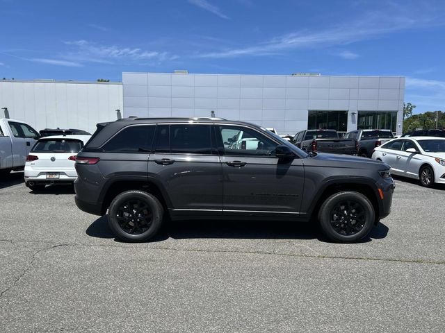 New 2026 Jeep Grand Cherokee Altitude AWD/4WD image 2