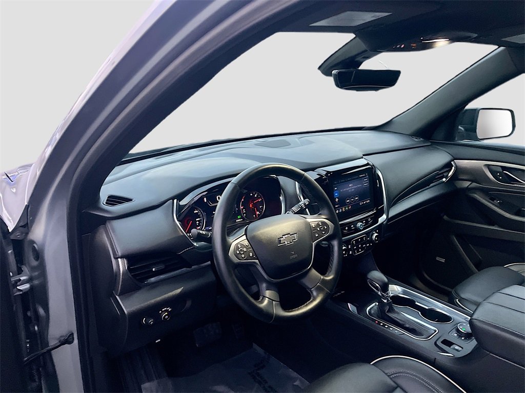 Used 2023 Chevrolet Traverse Premier w/ Redline Edition image 9