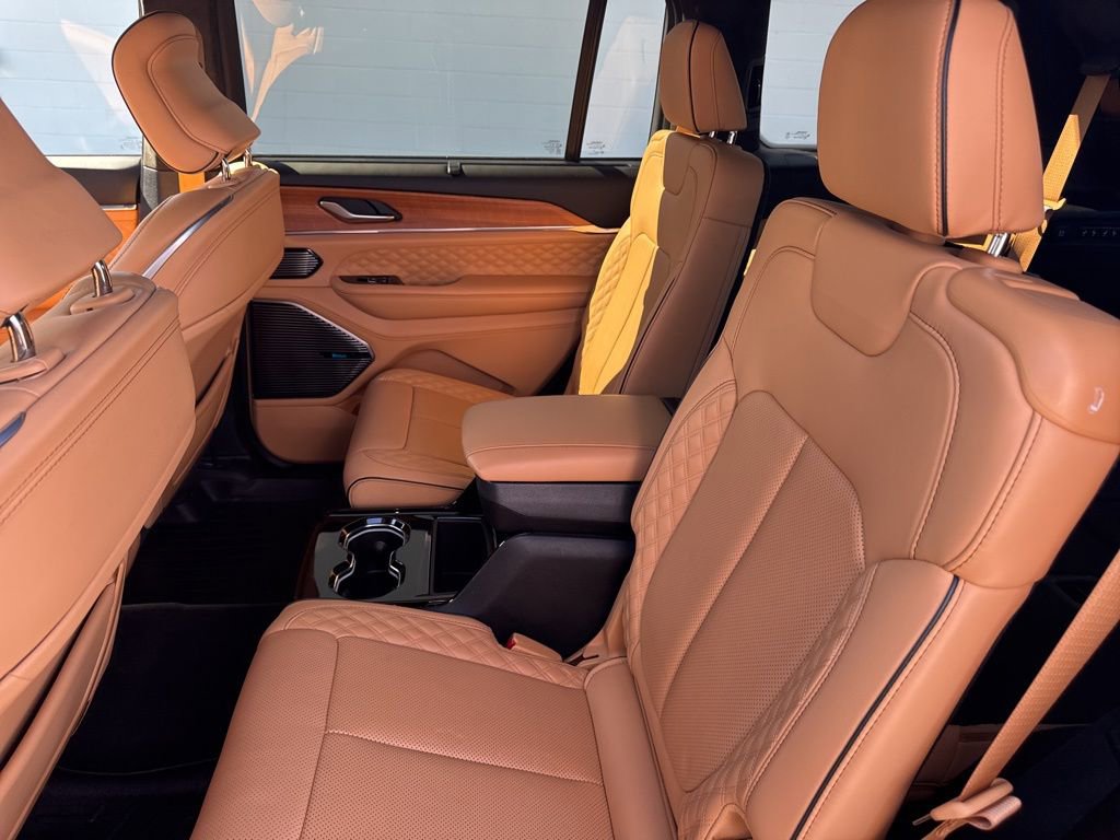 Used 2023 Jeep Grand Cherokee L Summit image 18