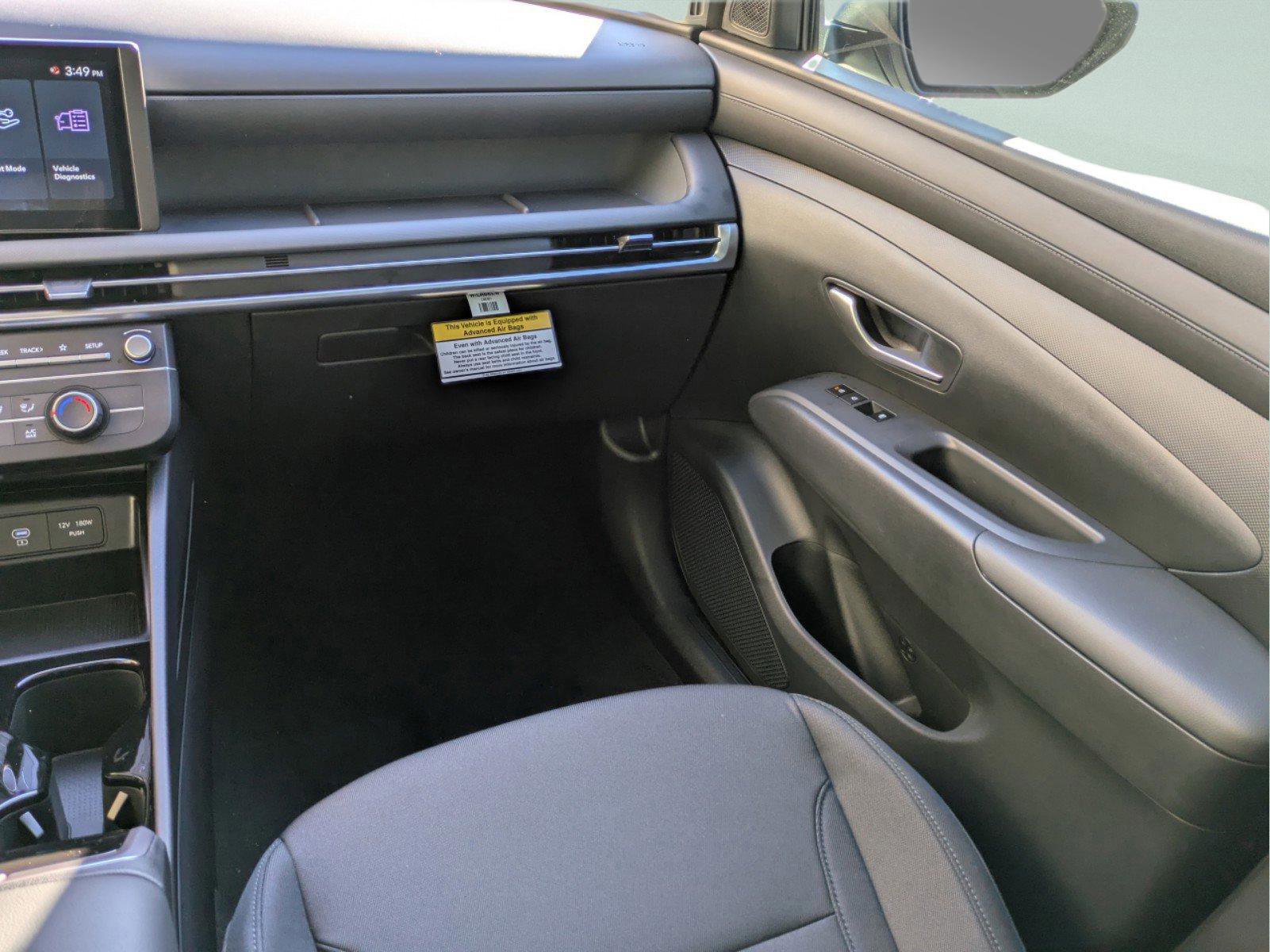 New 2026 Hyundai Tucson SE image 17